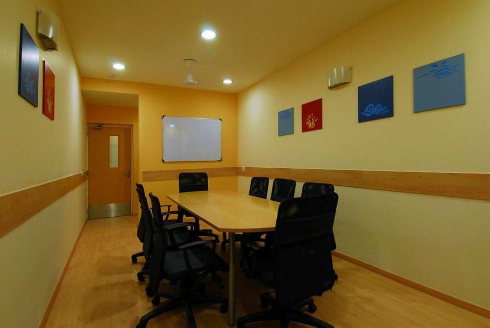 Hotel Agartala Extérieur photo