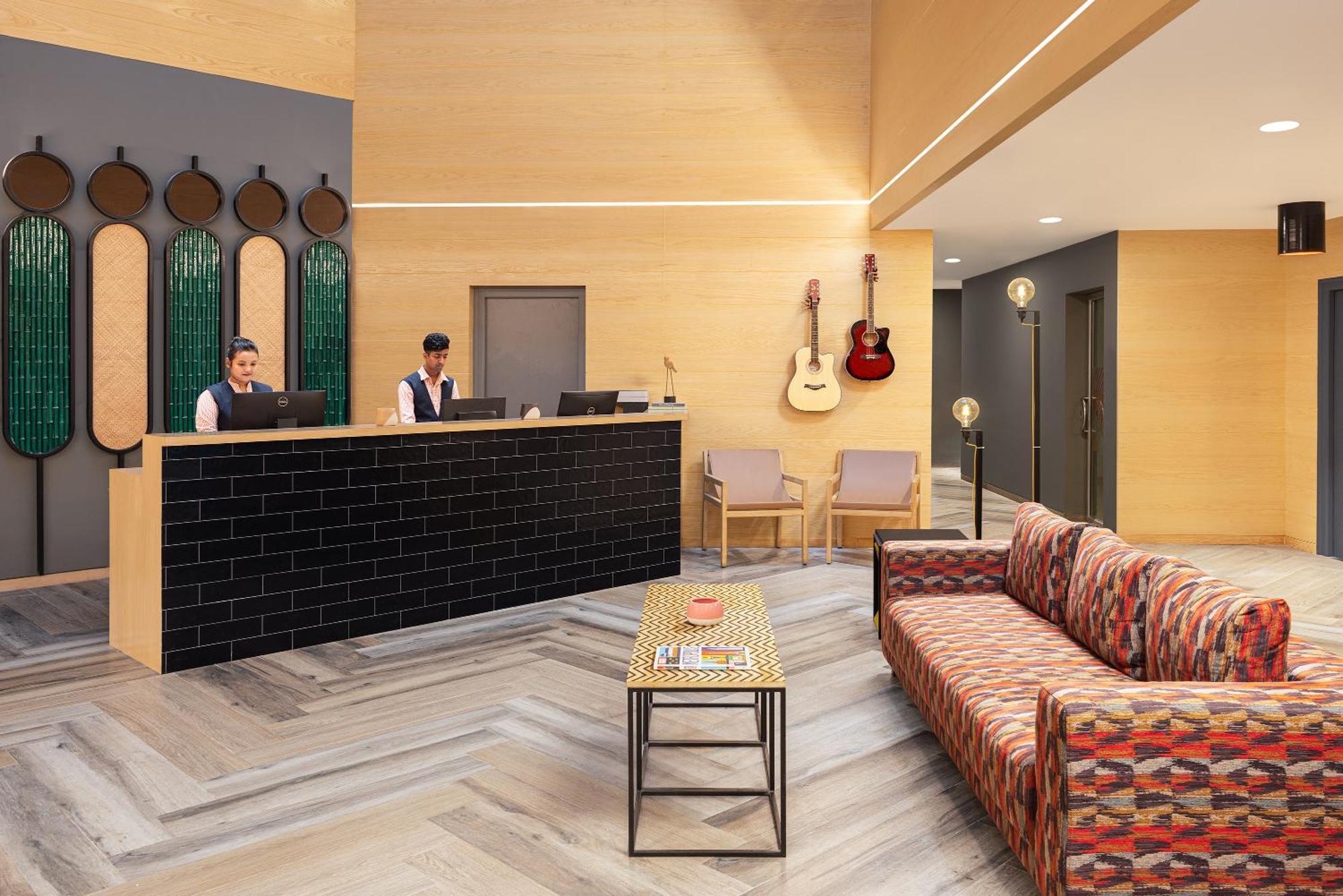Hotel Agartala Extérieur photo