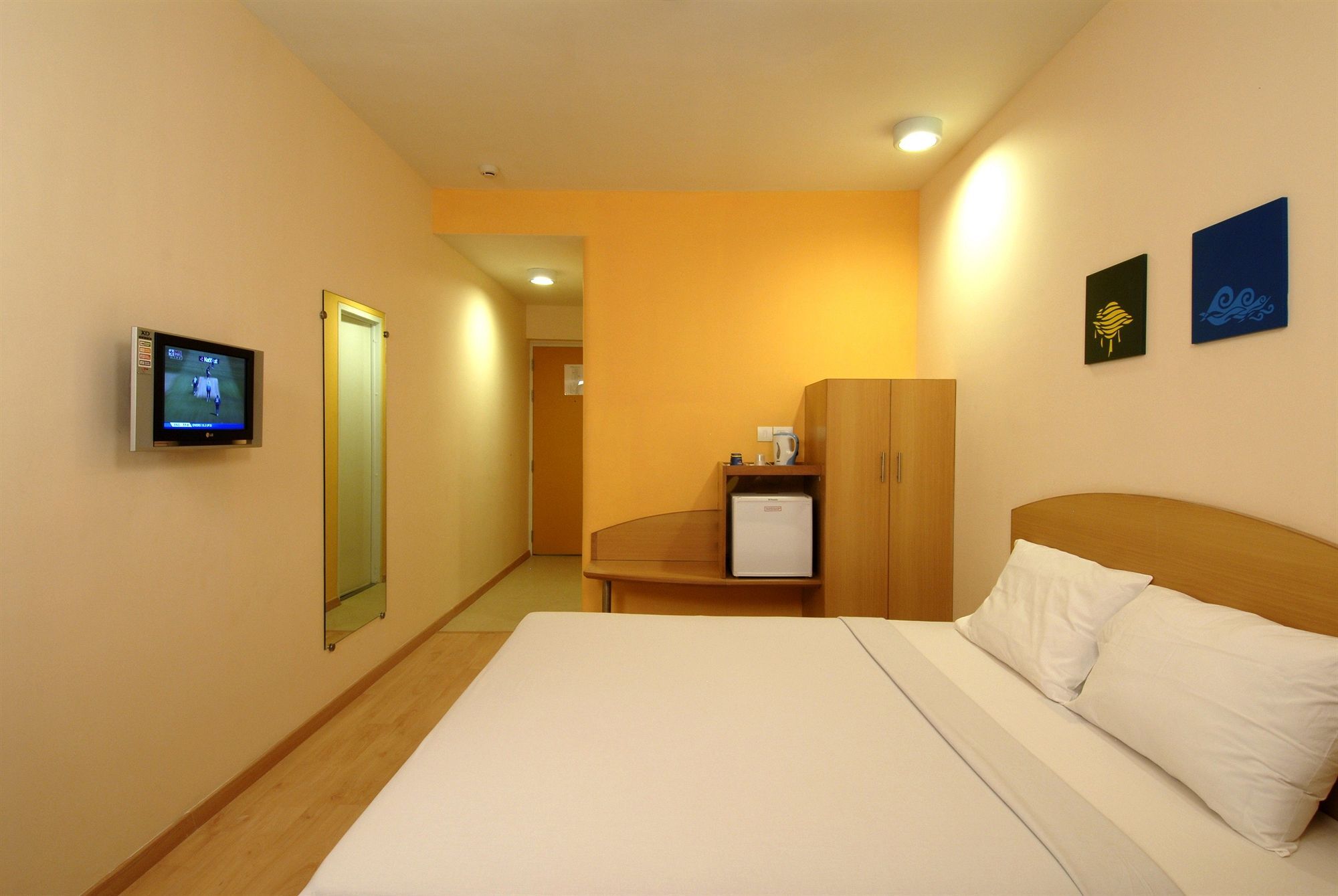Hotel Agartala Extérieur photo