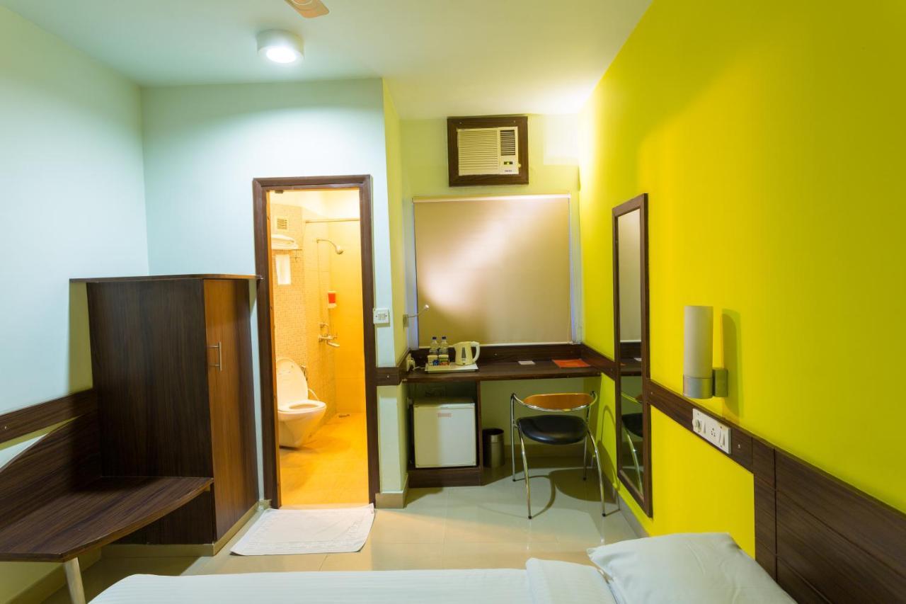 Hotel Agartala Extérieur photo